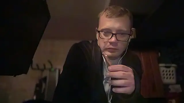 Snapshot of adamseed69 chatting on 19, 5, 2026 adamseed69 online show from 19, 5, 2026