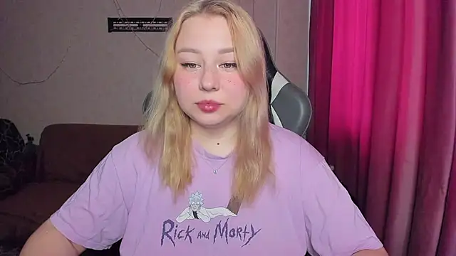 Snapshot of Milafoxxxy chatting on 5, 11, 2025 Milafoxxxy online show from 5, 11, 2025