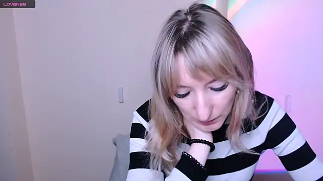 Snapshot of AmandaSell chatting on 8, 7, 2026 AmandaSell online show from 8, 7, 2026