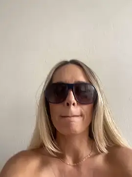 Snapshot of TatianaRico chatting on 11, 5, 2026 TatianaRico online show from 11, 5, 2026