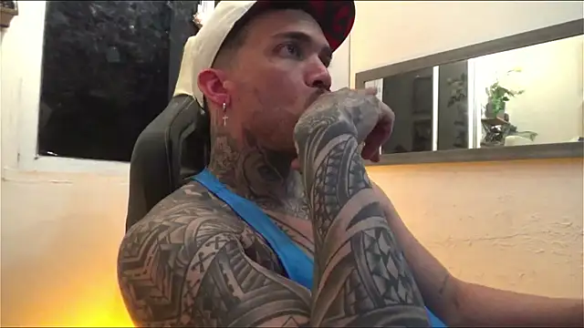 Angel sex latin online show from 1, 2, 2025