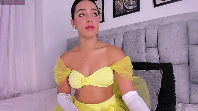Snapshot of aaryy_ chatting on 18, 6, 2026 aaryy online show from 18, 6, 2026