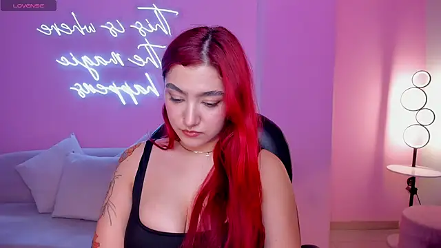 Snapshot of ViolettCastel chatting on 18, 1, 2025 ViolettCastel online show from 18, 1, 2025