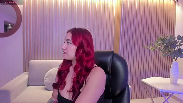 Snapshot of ViolettCastel chatting on 23, 1, 2025 ViolettCastel online show from 23, 1, 2025