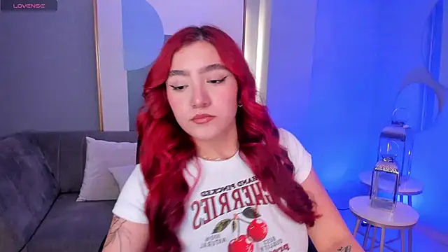 Snapshot of ViolettCastel chatting on 31, 1, 2025 ViolettCastel online show from 31, 1, 2025