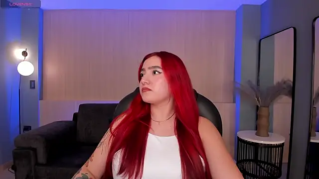 Snapshot of ViolettCastel chatting on 17, 2, 2025 ViolettCastel online show from 17, 2, 2025