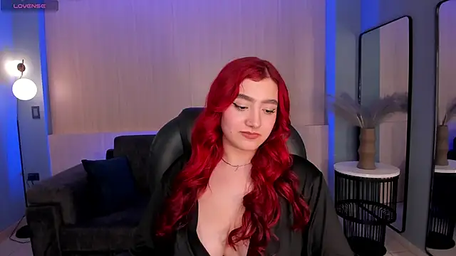 Snapshot of ViolettCastel chatting on 19, 2, 2025 ViolettCastel online show from 19, 2, 2025