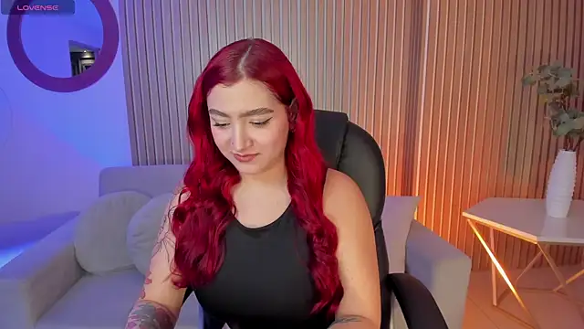Snapshot of ViolettCastel chatting on 25, 2, 2025 ViolettCastel online show from 25, 2, 2025