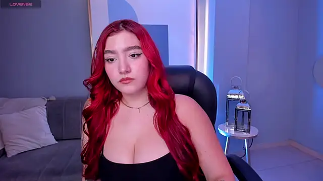 Snapshot of ViolettCastel chatting on 3, 3, 2025 ViolettCastel online show from 3, 3, 2025