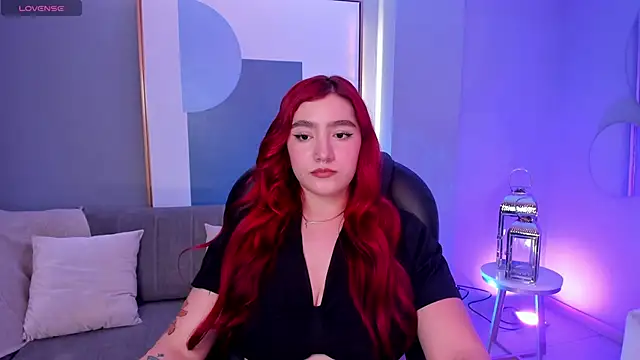 Snapshot of ViolettCastel chatting on 5, 3, 2025 ViolettCastel online show from 5, 3, 2025