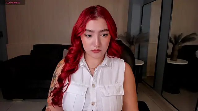 Snapshot of ViolettCastel chatting on 28, 9, 2025 ViolettCastel online show from 28, 9, 2025