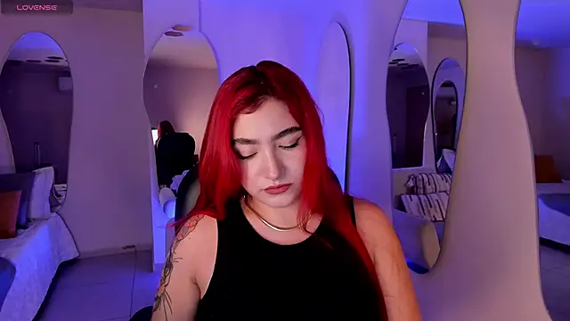 Snapshot of ViolettCastel chatting on 30, 9, 2025 ViolettCastel online show from 30, 9, 2025