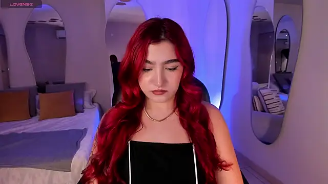 Snapshot of ViolettCastel chatting on 3, 10, 2025 ViolettCastel online show from 3, 10, 2025
