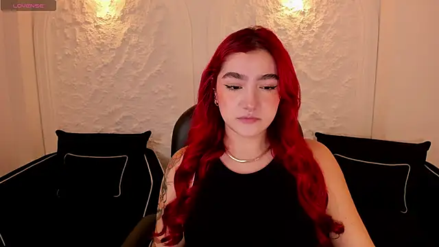 Snapshot of ViolettCastel chatting on 12, 10, 2025 ViolettCastel online show from 12, 10, 2025