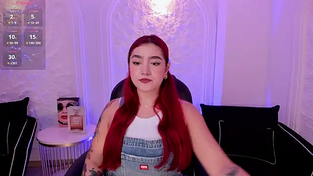 Snapshot of ViolettCastel chatting on 16, 10, 2025 ViolettCastel online show from 16, 10, 2025