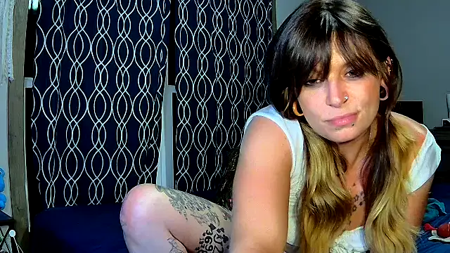 ZeelaXoXo online show from 20, 9, 2025