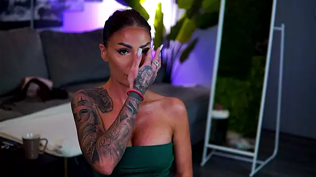 RaquelleVon online show from 9, 2, 2026