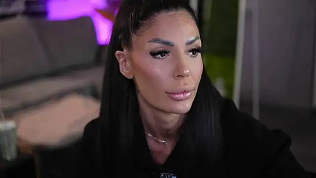 RaquelleVon online show from 10, 4, 2026