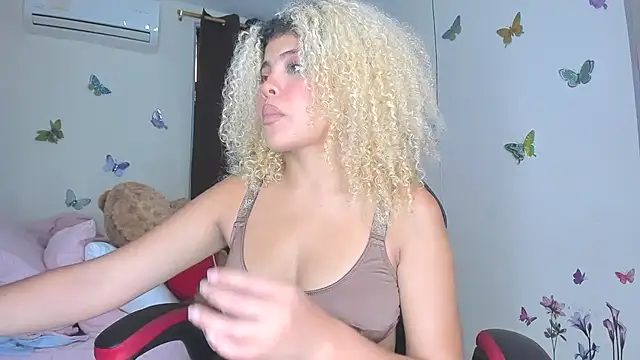 sofiacastillo01 online show from 20, 11, 2025