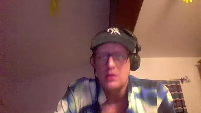Bigthroaterboy online show from 18, 12, 2024