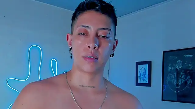 Snapshot of Aleja1214 chatting on 22, 10, 2025 Aleja1214 online show from 22, 10, 2025