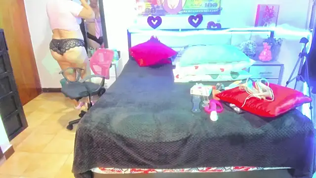 Snapshot of karenmilf_4 chatting on 21, 12, 2024 karenmilf 4 online show from 21, 12, 2024