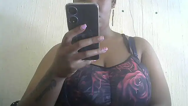 Snapshot of NippleMilkXx chatting on 20, 1, 2025 NippleMilkXx online show from 20, 1, 2025