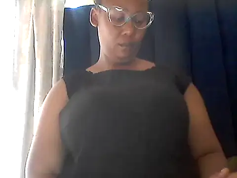 Snapshot of NippleMilkXx chatting on 14, 10, 2025 NippleMilkXx online show from 14, 10, 2025