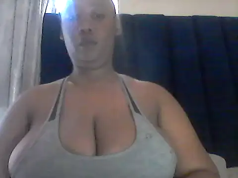 Snapshot of NippleMilkXx chatting on 16, 10, 2025 NippleMilkXx online show from 16, 10, 2025