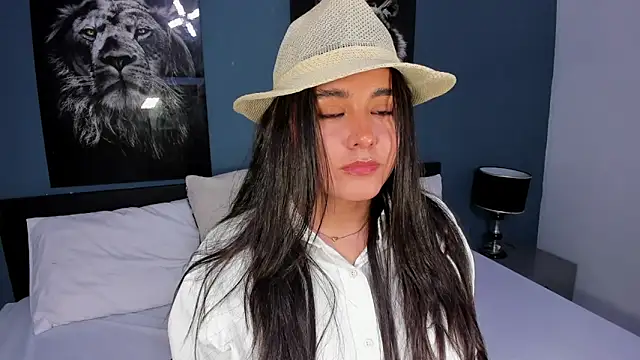 Liana Bernocchi online show from 6, 3, 2025