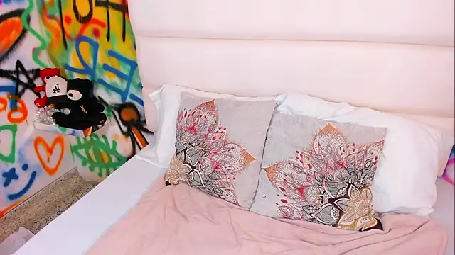 Liana Bernocchi online show from 13, 2, 2026