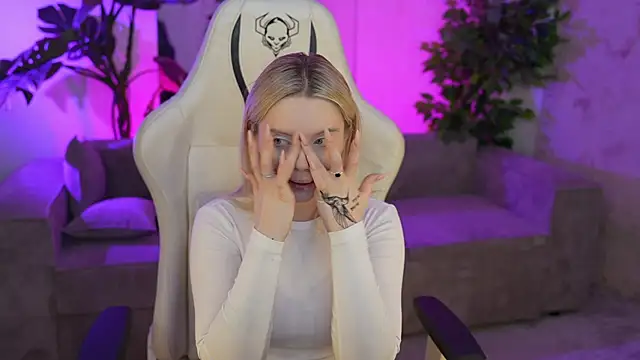 Cassy-Celestial  online show from 15, 2, 2025