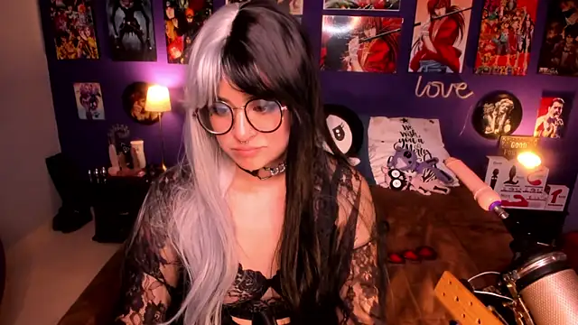 Snapshot of anne_cross chatting on 10, 1, 2025 anne cross online show from 10, 1, 2025