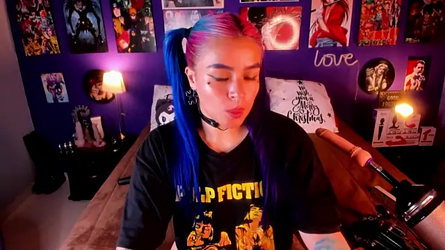 Snapshot of anne_cross chatting on 17, 1, 2025 anne cross online show from 17, 1, 2025