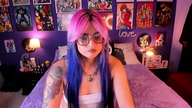 Snapshot of anne_cross chatting on 11, 9, 2025 anne cross online show from 11, 9, 2025