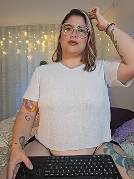 Juliietha servas online show from 18, 3, 2026