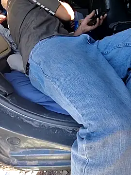 Snapshot of FloppyPickle4u chatting on 4, 2, 2026 FloppyPickle4u online show from 4, 2, 2026