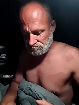 Snapshot of FloppyPickle4u chatting on 10, 2, 2026 FloppyPickle4u online show from 10, 2, 2026