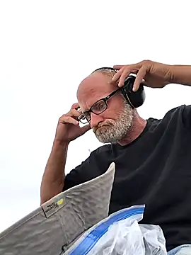 Snapshot of FloppyPickle4u chatting on 10, 2, 2026 FloppyPickle4u online show from 10, 2, 2026