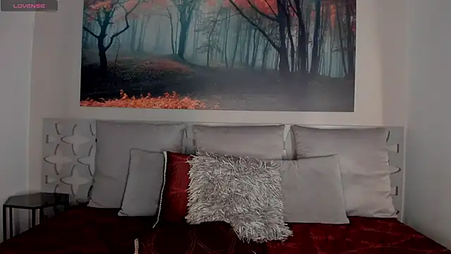 LunaRuso online show from 14, 2, 2025