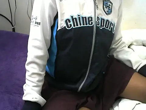 Ma-yolo001 online show from 11, 11, 2025