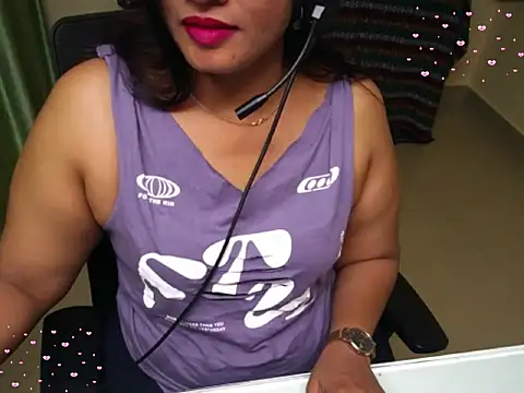 Arushisingh8888 online show from 8, 11, 2025