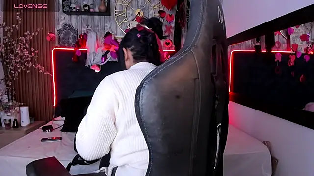 Neko Misaki online show from 3, 3, 2025