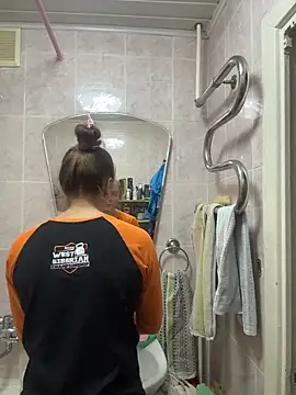 Snapshot of AlisaKissss chatting on 20, 12, 2025 AlisaKissss online show from 20, 12, 2025