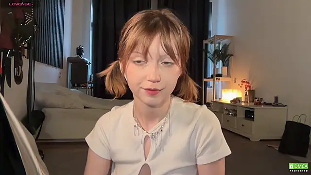 Snapshot of electric_babe chatting on 28, 10, 2025 electric babe online show from 28, 10, 2025