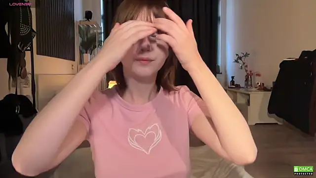 Snapshot of electric_babe chatting on 3, 11, 2025 electric babe online show from 3, 11, 2025