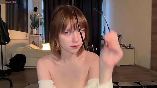 Snapshot of electric_babe chatting on 20, 11, 2025 electric babe online show from 20, 11, 2025