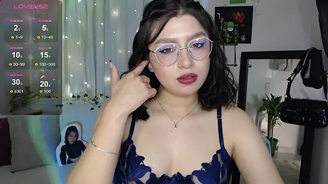 Snapshot of mily_thomson_b_ chatting on 5, 10, 2025 mily thomson b online show from 5, 10, 2025