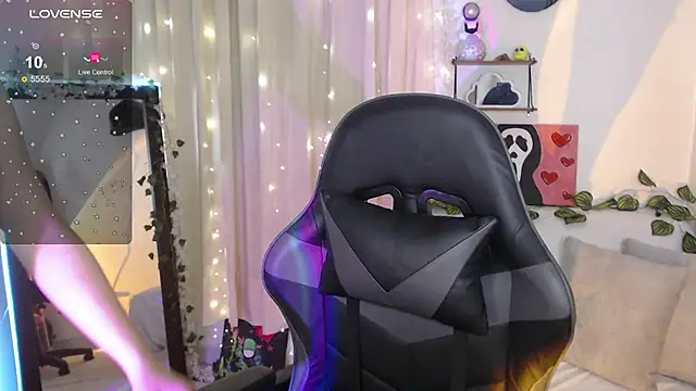 Snapshot of mily_thomson_b_ chatting on 27, 11, 2025 mily thomson b online show from 27, 11, 2025