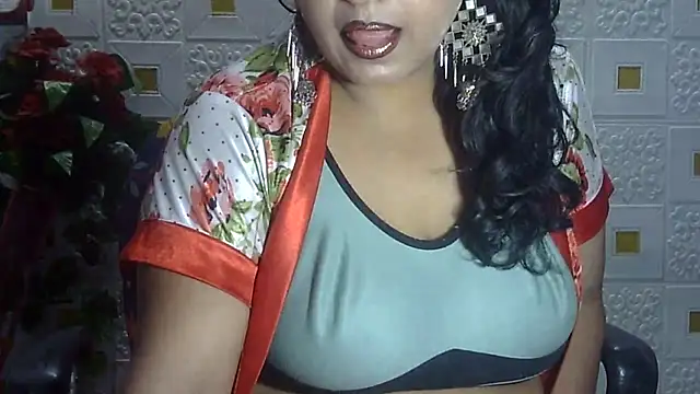 Sexy komolika online show from 4, 3, 2025